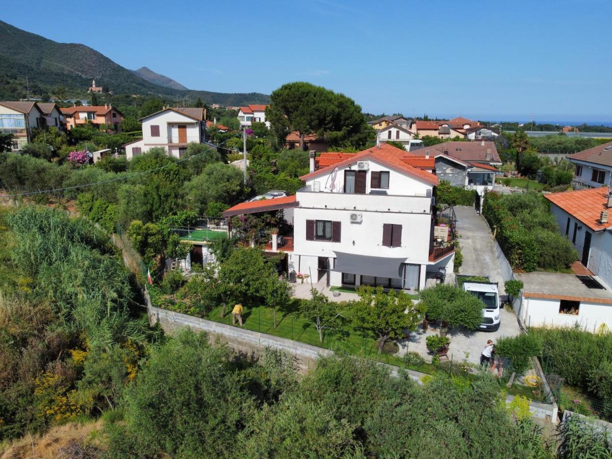 Cisano sul Neva Villa Marco Aurelio מראה חיצוני תמונה